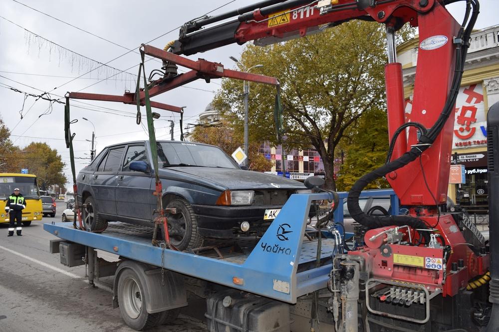 Фото - Госкомцен Крыма утвердил новые тарифы на эвакуацию и хранение автотранспорта