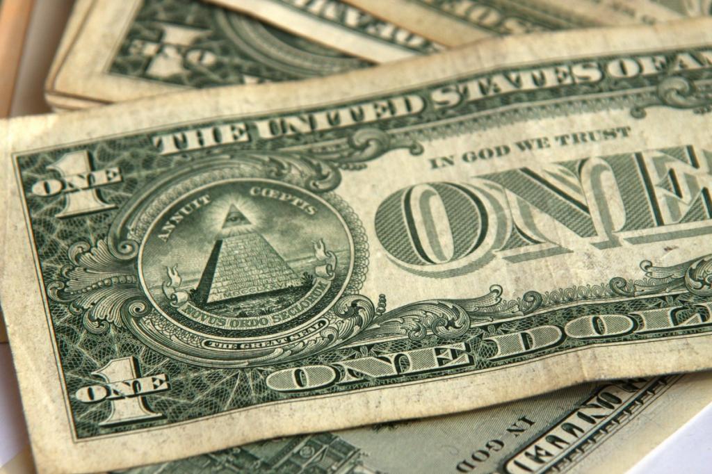 Курс доллара впервые за 2,5 года поднялся выше 70 рублей