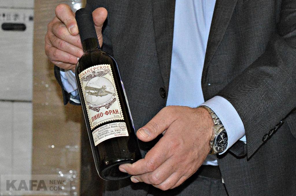Фото - Министр сельского хозяйства Крыма Рюмшин посетил завод марочных вин в Коктебеле