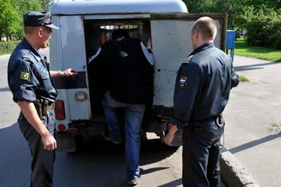 Фото новости - Сотрудники уголовного розыска Феодосии задержали четырёх участников разбойного нападения на аптеку