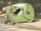 Неосторожные курильщики массово сжигают в Симферополе новые урны