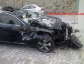 В Крыму "Лексус" въехал в стадо коров