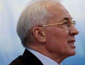 Азаров снова пообещал разобраться с машинами чиновников
