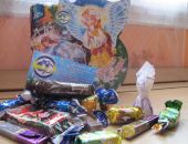 В Феодосии детям вручают новогодние подарки