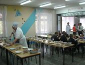 В школах Крыма учащихся младших классов кормят обедом за 5 гривен