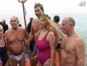 В Крыму моржи устроили рождественский заплыв