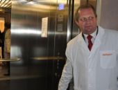 В симферопольской больнице "скорой помощи" поставили лифт за миллион