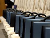 В Крыму мошенники обманывали тщеславных чиновников