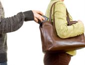 Карманники из-за холодов переместились в кафе и магазины