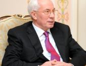 Азаров успокоил насчет дефолта и "Газпрома"