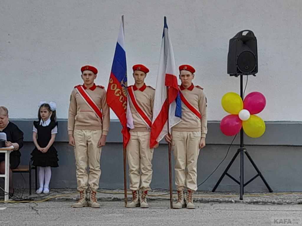 Последний звонок. Феодосия, школа №10 (фоторепортаж) | 25.05.2022 | Феодосия  - БезФормата