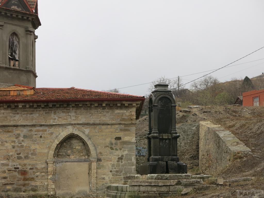 В Феодосии разрушено армянское кладбище в результате строительных работ