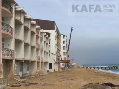 В Феодосии незаконные строения в 100-метровой прибрежной зоне будут сносить
