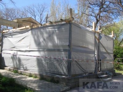 В Феодосии реставрируют могилу Айвазовского