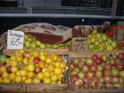 Из-за холодов на рынке почти исчезли овощи и фрукты