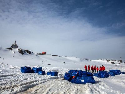 Полярник, обвиняемый в попытке убийства на антарктической станции, сдался сам