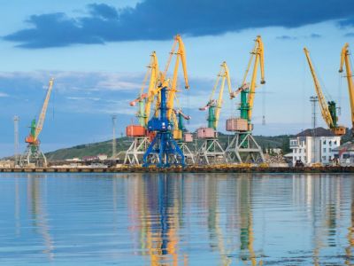 В Феодосийском торговом порту прошли обыски