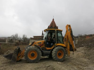 У Храма Св. Георгия в Феодосии ведутся строительные работы, сносят армянское кладбище