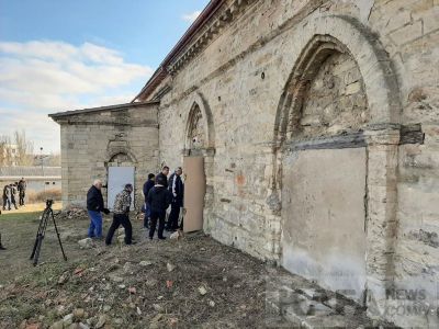 Армяне Феодосии вышли на защиту древнего храма