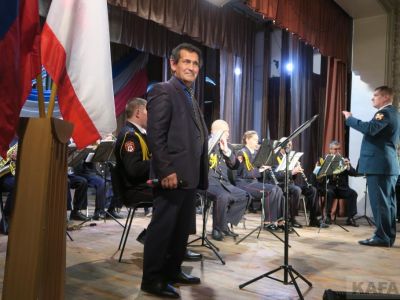 Концерт военного оркестра ко Дню Республики Крым (видео)