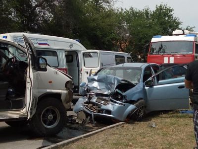 В Феодосии большая авария: снова автомобиль на встречке