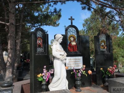 Смиренное кладбище Феодосии: до и после 
