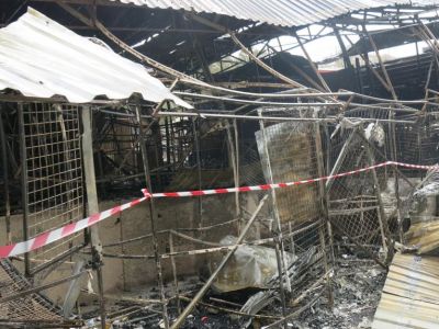 Сегодня ночью в Феодосии случился крупный пожар – сгорело несколько кафе и магазинов (фото) (обновлено)