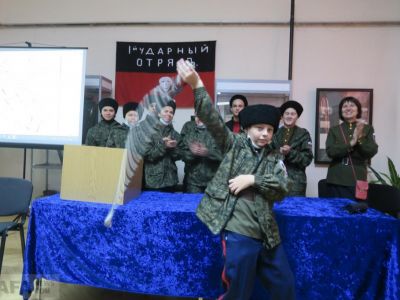 В Феодосии установили памятную доску 100-летия Русского Исхода (видео)