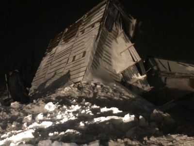 В Норильске на туристические дома сошла снежная лавина, есть погибшие