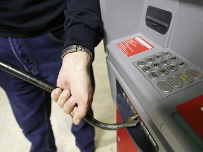 В Крыму за взлом банкомата осудили двоих