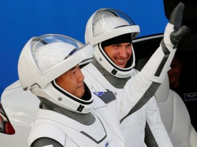 Четверо астронавтов на Crew Dragon-1 покинули МКС и благополучно приводнились