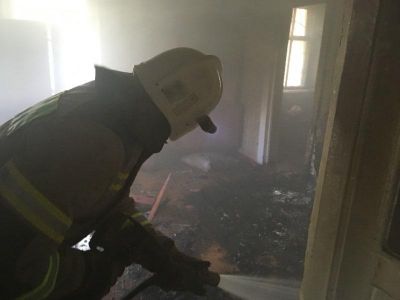 Ночью в Феодосии горела квартира в многоэтажном доме на Старшинова