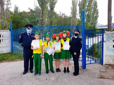Феодосийские полицейские присоединились к акции «Будь примером по безопасному поведению на дорогах»