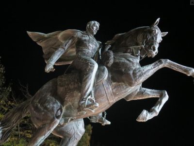 От памятника Котляревскому в Феодосии снова отломили саблю 