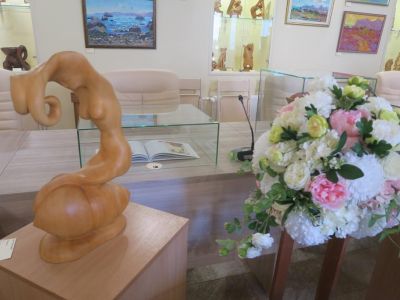 Выставка пленэрных работ и деревянных скульптур 