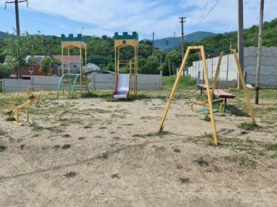 В Щебетовке установили новую детскую площадку