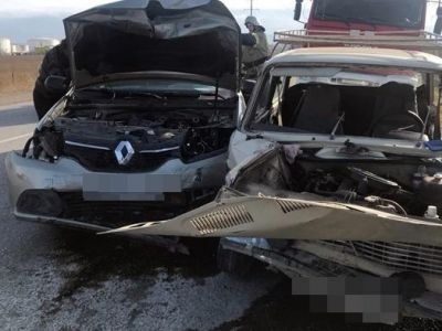 Вчера под Феодосией столкнулись два автомобиля