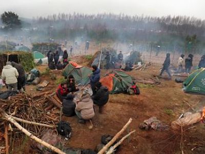 Не получилось: "беженцы" стали уезжать от границы Беларуси и Польши