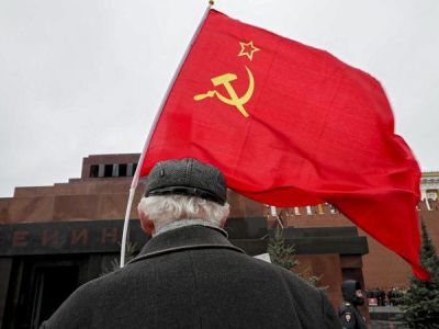 Опрос: более 60% россиян жалеют о распаде СССР