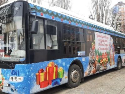 Пассажирам новогодних троллейбусов в Крыму будут дарить сувениры