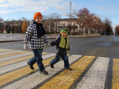 Госавтоинспекция Феодосии призывает родителей обезопасить детей в период школьных каникул