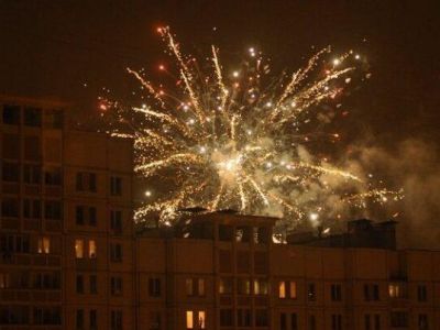 В Крыму фейерверк попал на балкон соседнего дома