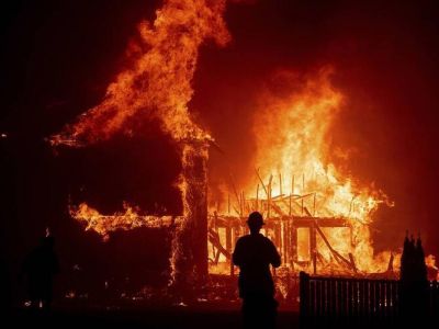 Вчера в Судаке сгорел частный дом, погибла женщина