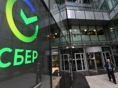  Аксенов выразил надежду на приход крупных банков в Крым после санкций 