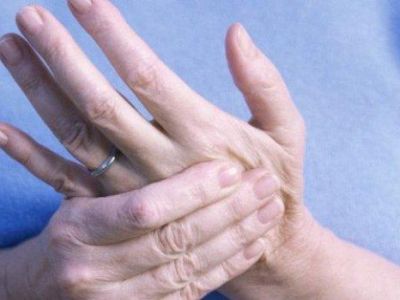 Онемение пальцев: какая причина чаще всего приводит к такой проблеме?