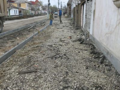 В Феодосии продолжается ремонт улицы Карла Маркса