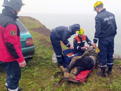На востоке Крыма мужчина упал с 30-метровой высоты и остался жив