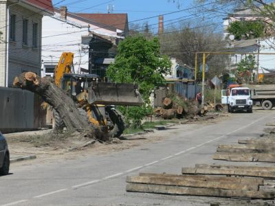 В Феодосии начался ремонт дороги на ул. Русская