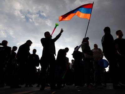 В Армении протестующие вторую неделю требуют отставки премьер-министра