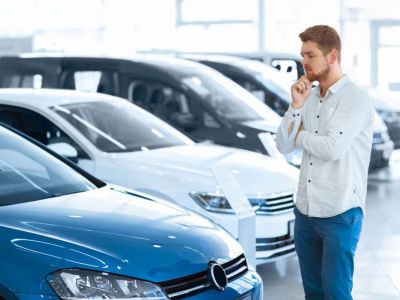 Продажи легковых автомобилей в России обвалились в апреле на 78,5%